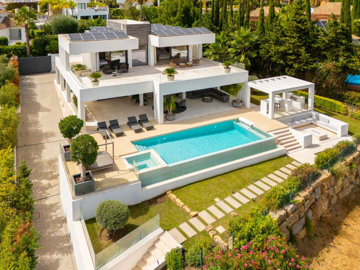 5 Bed Villa for sale