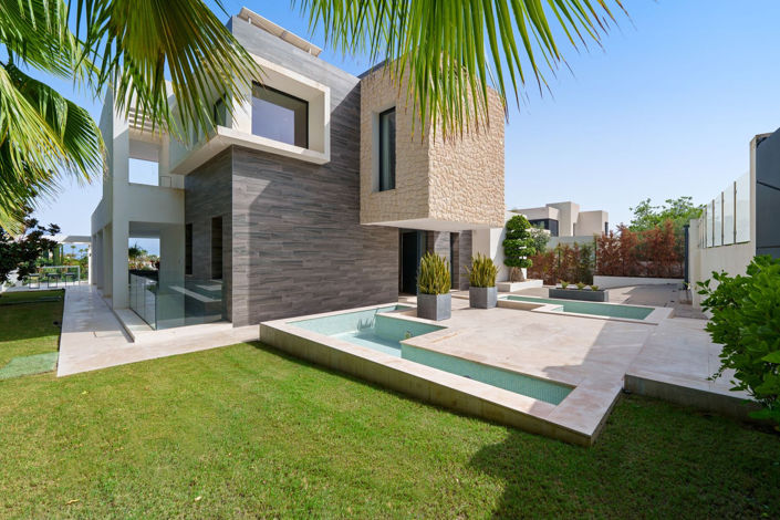 Image No.20-5 Bed Villa for sale