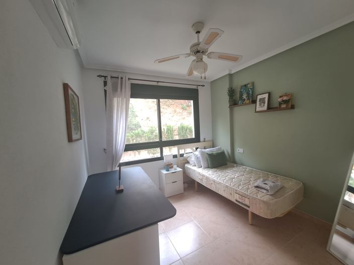 Image No.21-2 Bed Townhouse for sale