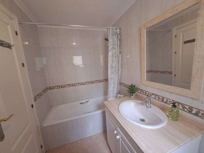 Image No.24-2 Bed Townhouse for sale