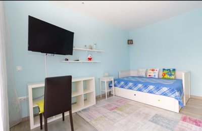 v4dcyd7uqmcz1709738496-fullhd