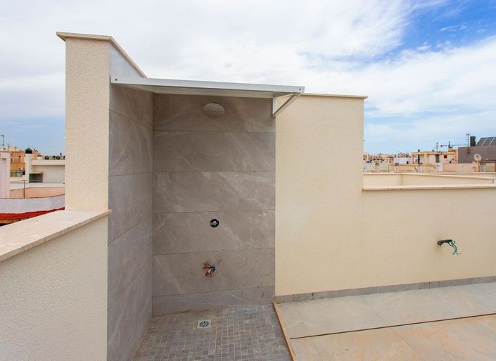 Image No.9-2 Bed House for sale