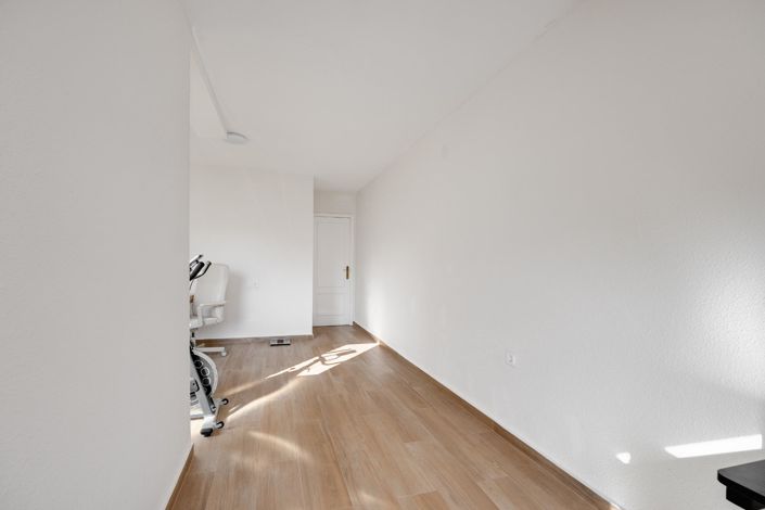 Image No.34-2 Bed Apartment for sale