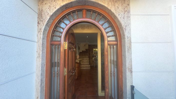 Image No.11-4 Bed Townhouse for sale