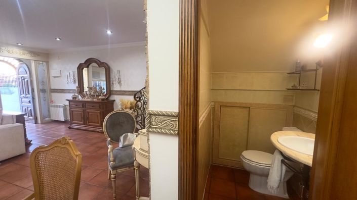 Image No.15-4 Bed Townhouse for sale