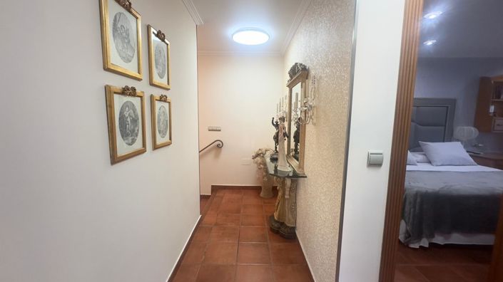 Image No.16-4 Bed Townhouse for sale