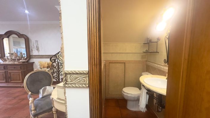 Image No.19-4 Bed Townhouse for sale