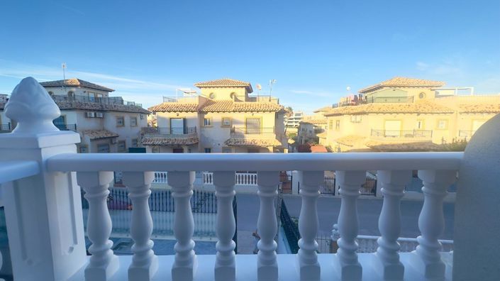 Image No.23-4 Bed Townhouse for sale