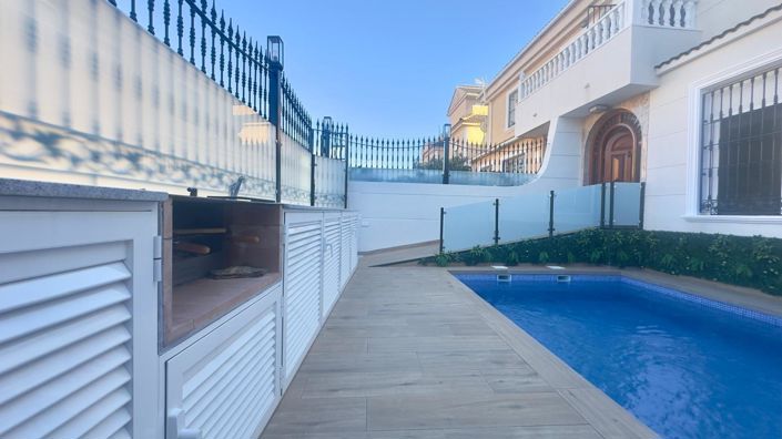 Image No.3-4 Bed Townhouse for sale