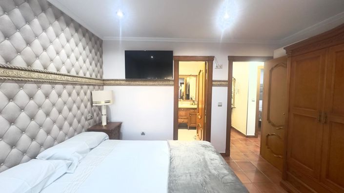 Image No.31-4 Bed Townhouse for sale