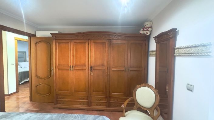 Image No.34-4 Bed Townhouse for sale