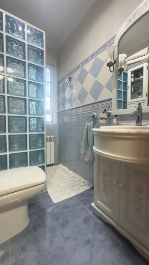 Image No.41-4 Bed Townhouse for sale