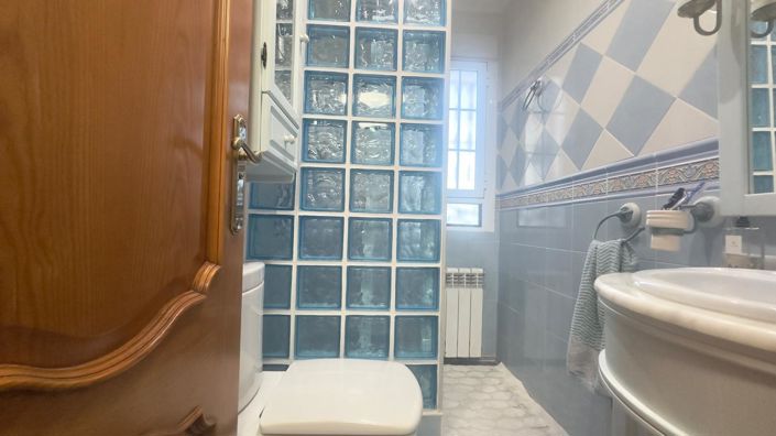 Image No.43-4 Bed Townhouse for sale