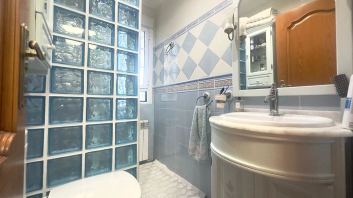 Image No.45-4 Bed Townhouse for sale