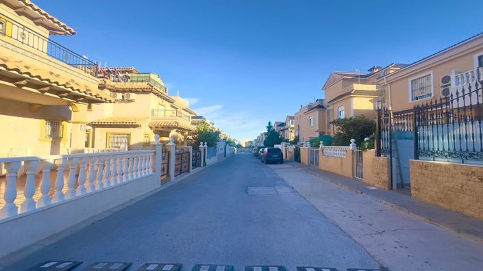 Image No.5-4 Bed Townhouse for sale