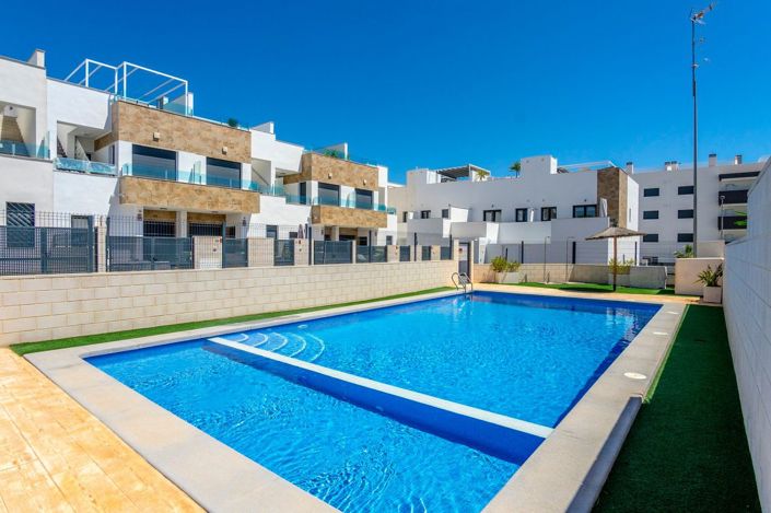 Image No.26-3 Bed Townhouse for sale