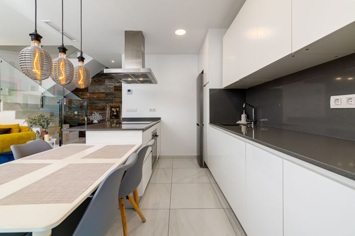 Image No.5-3 Bed Townhouse for sale