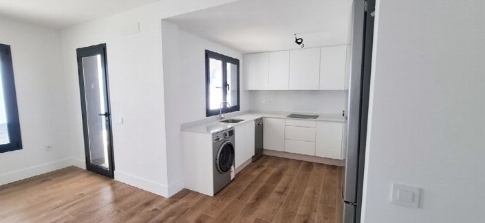 Image No.24-3 Bed Apartment for sale