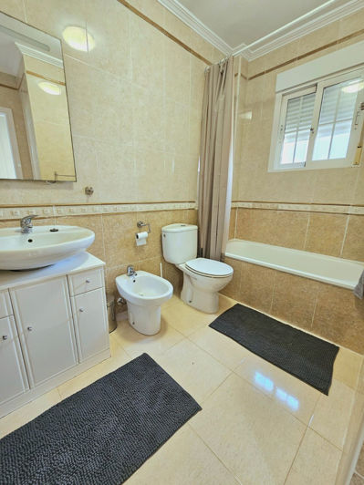 Image No.11-3 Bed House for sale