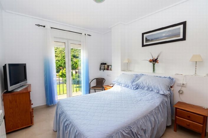 Image No.11-2 Bed Apartment for sale