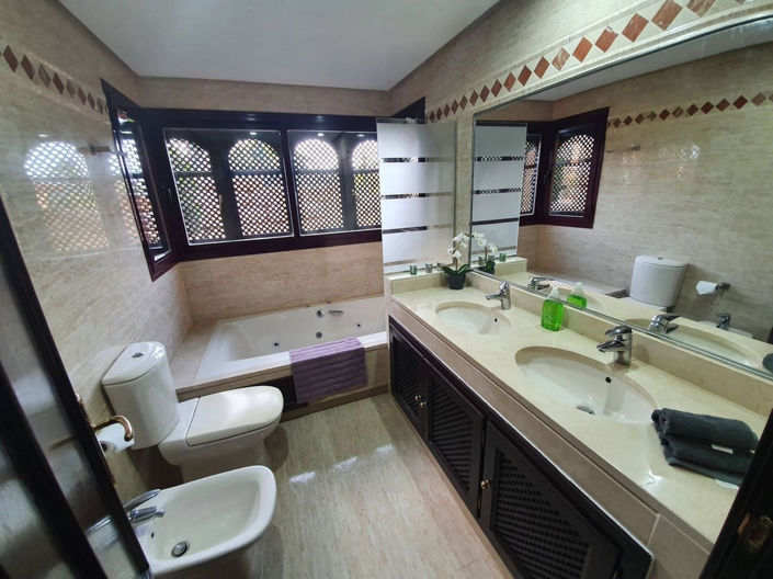 Image No.9-2 Bed Apartment for sale