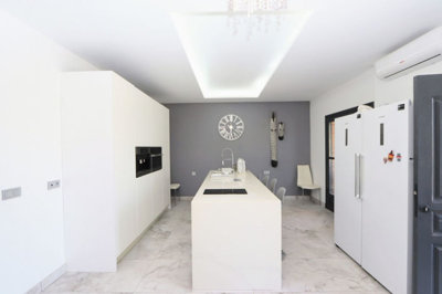 13-5fd73dea700db77384c091ca9818b1a9