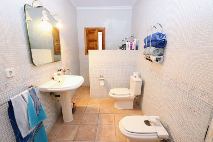 Image No.15-5 Bed House for sale