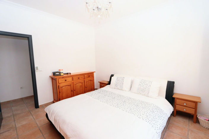 Image No.17-5 Bed House for sale