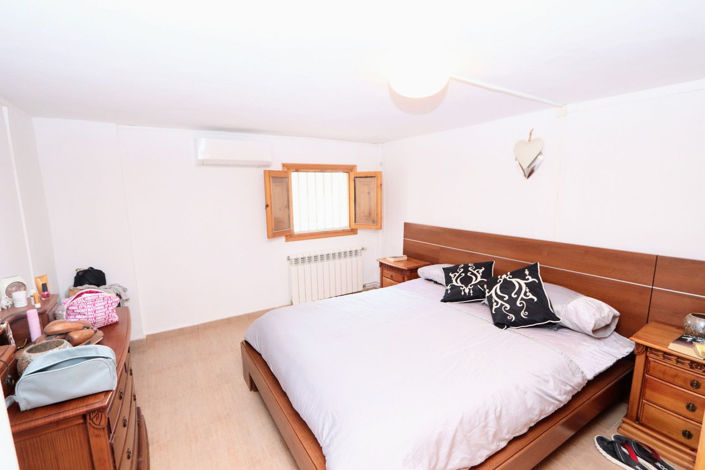 Image No.19-5 Bed House for sale