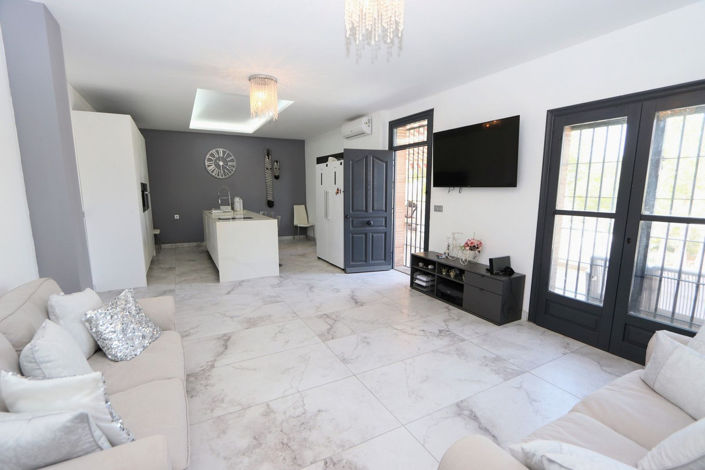 Image No.5-5 Bed House for sale