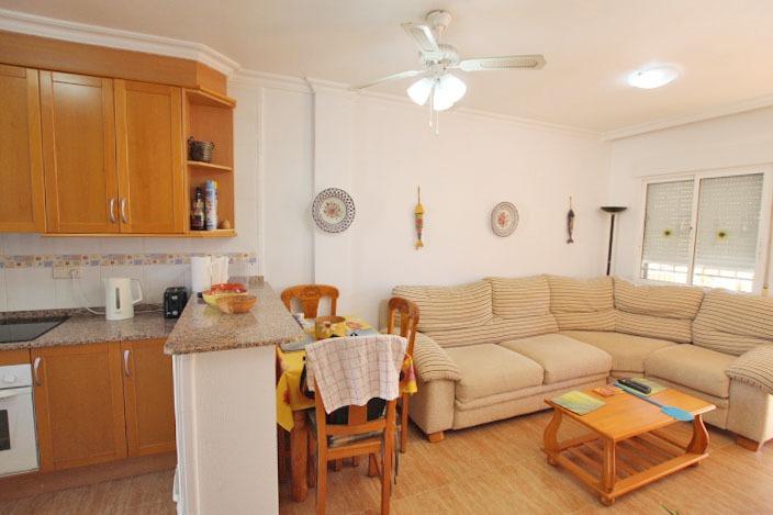 Image No.8-2 Bed Townhouse for sale