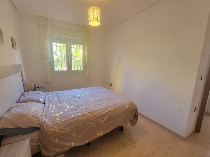 Image No.15-3 Bed Townhouse for sale