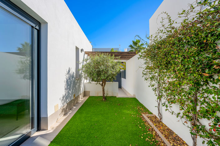 Image No.27-3 Bed Villa for sale