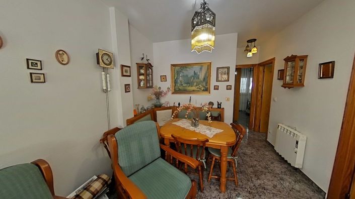 Image No.13-2 Bed Townhouse for sale