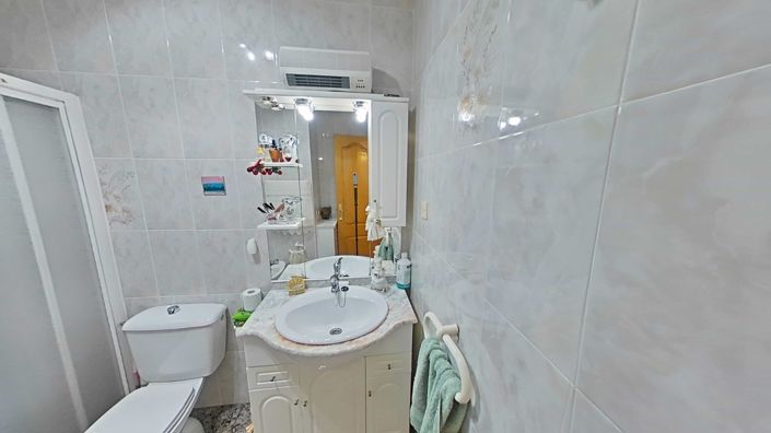 Image No.40-2 Bed Townhouse for sale