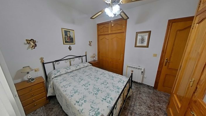 Image No.42-2 Bed Townhouse for sale