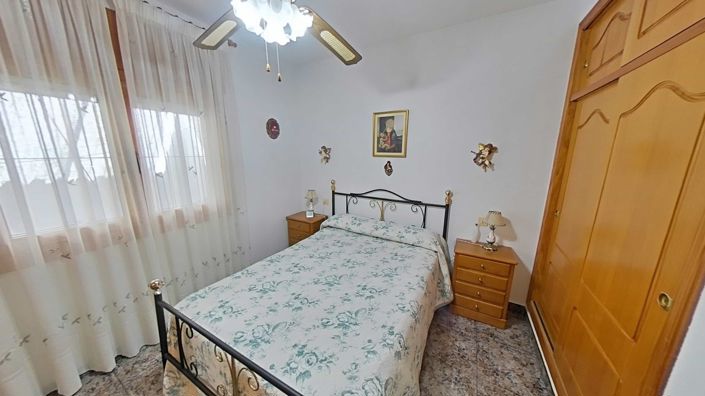 Image No.45-2 Bed Townhouse for sale