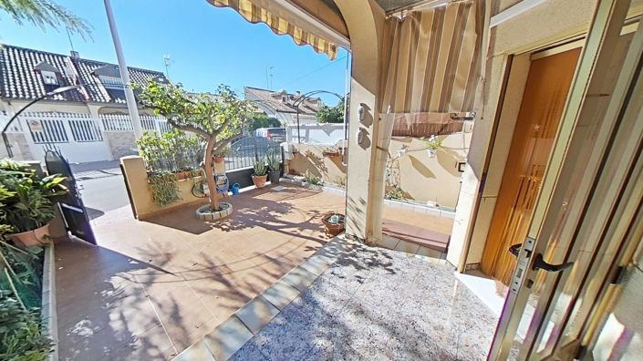 Image No.9-2 Bed Townhouse for sale