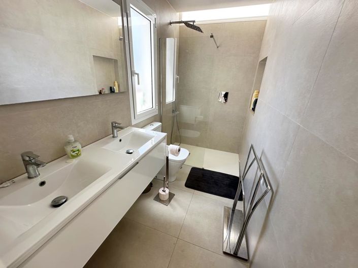 Image No.17-3 Bed Villa for sale