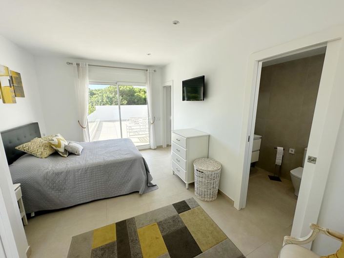 Image No.26-3 Bed Villa for sale