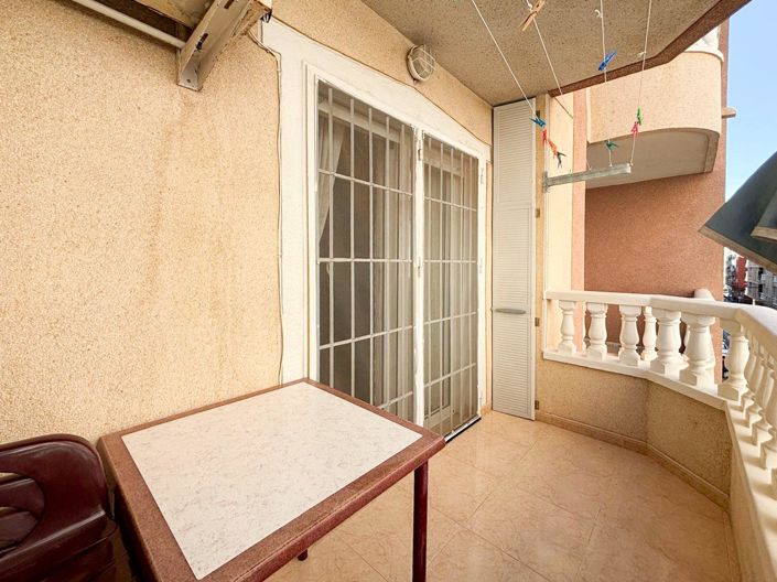 Image No.3-Appartement de 2 chambres à vendre à Torrevieja