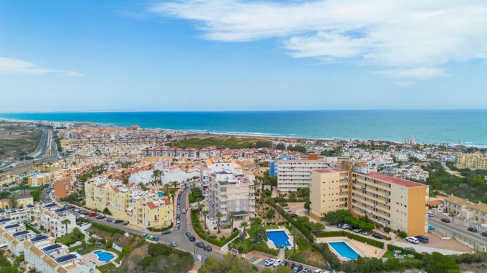 Image No.2-Appartement de 2 chambres à vendre à Torrevieja