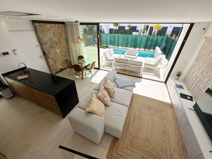 Image No.3-3 Bed Villa for sale