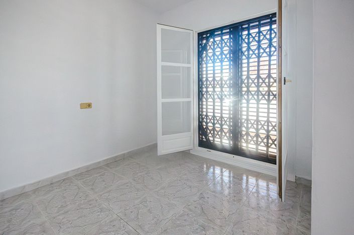 Image No.17-3 Bed Villa for sale