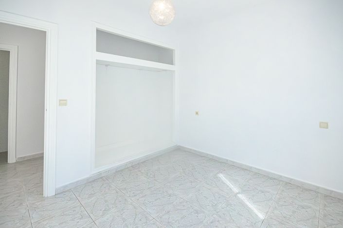 Image No.9-3 Bed Villa for sale