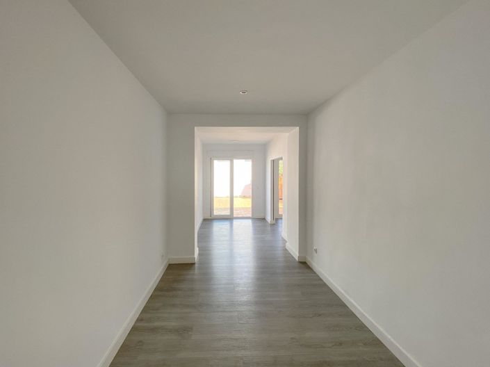 Image No.17-3 Bed Villa for sale