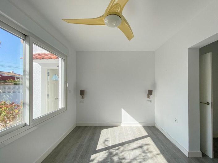 Image No.19-3 Bed Villa for sale