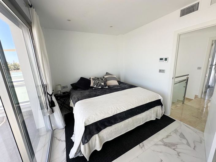 Image No.17-4 Bed Villa for sale