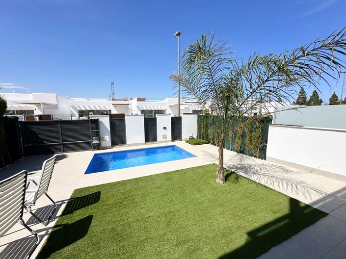 Image No.3-4 Bed Villa for sale