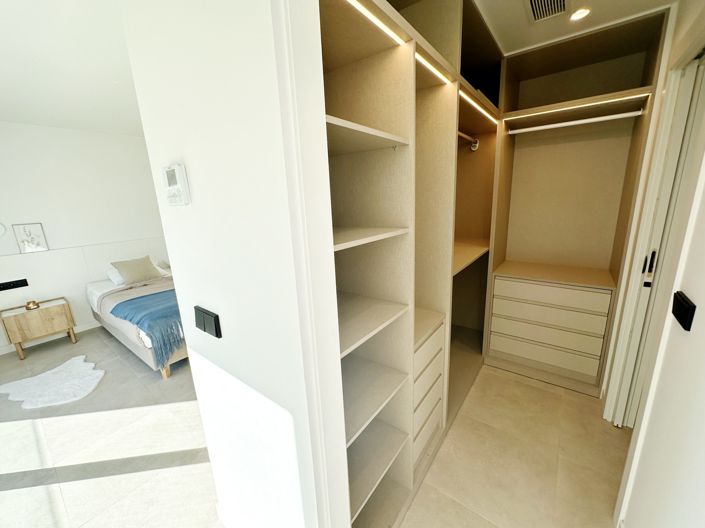 Image No.43-3 Bed Villa for sale